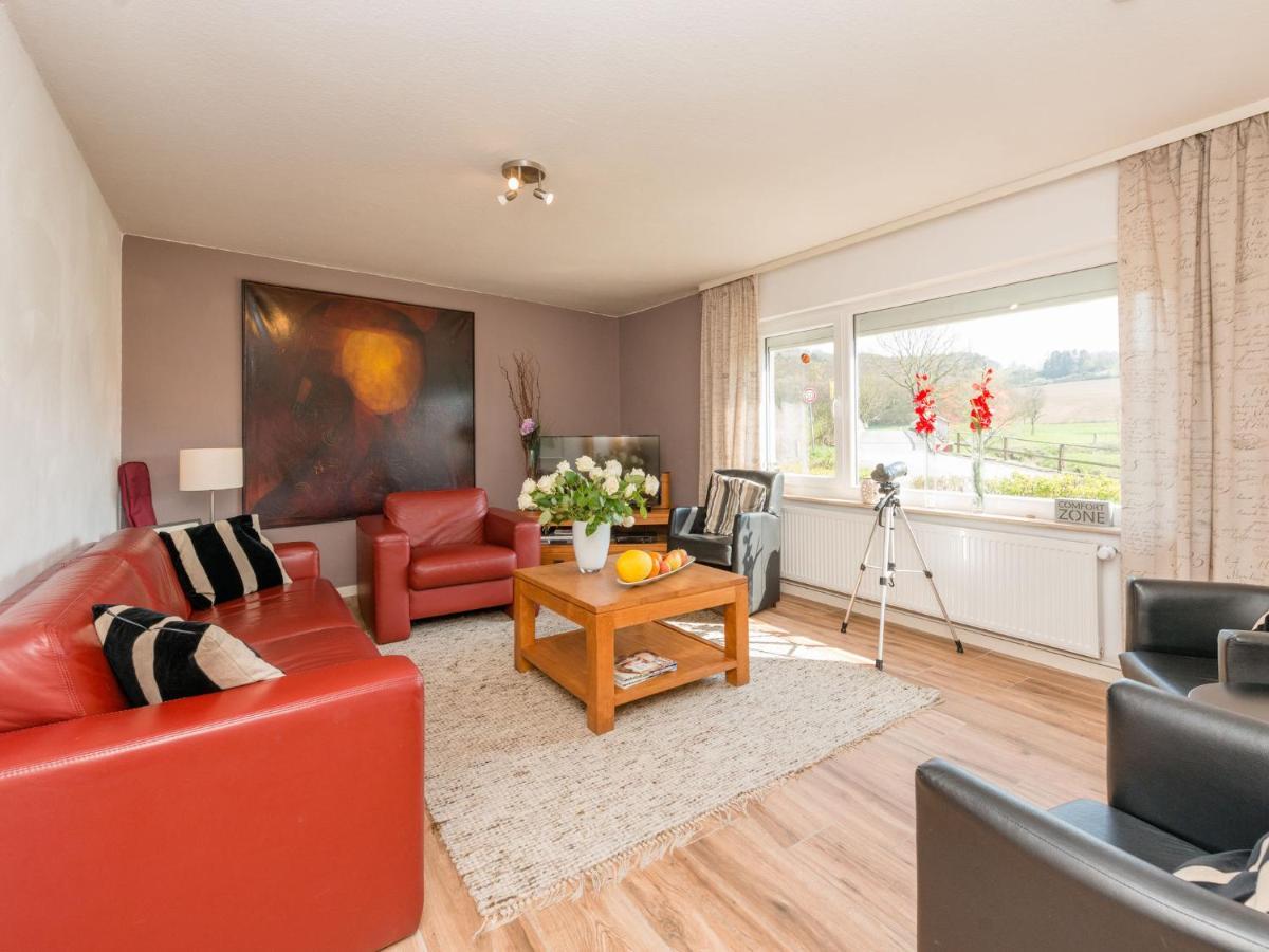 Modern Holiday Home Near River In Amelgatzen Emmerthal 部屋 写真