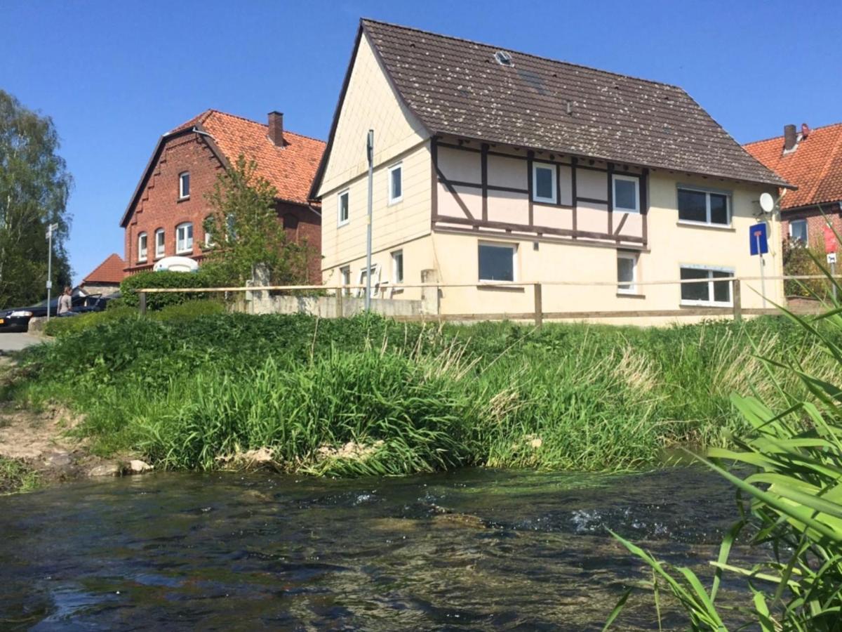 Modern Holiday Home Near River In Amelgatzen Emmerthal 部屋 写真
