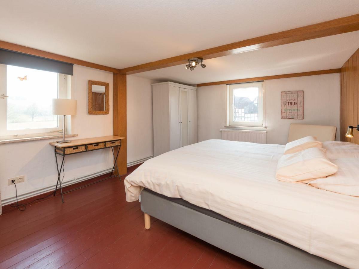 Modern Holiday Home Near River In Amelgatzen Emmerthal エクステリア 写真